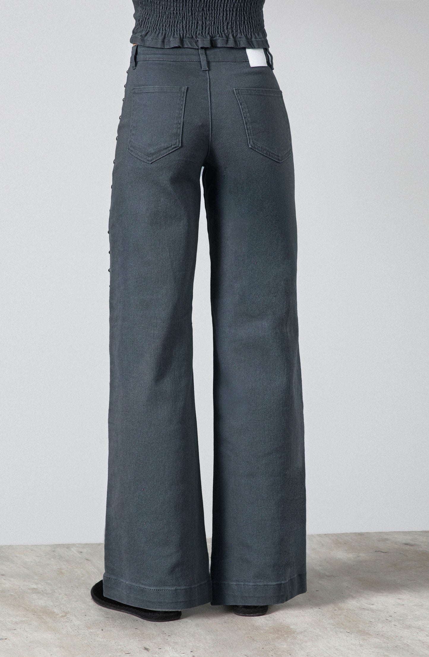 Pantalón Tachas Bolsillos Gray