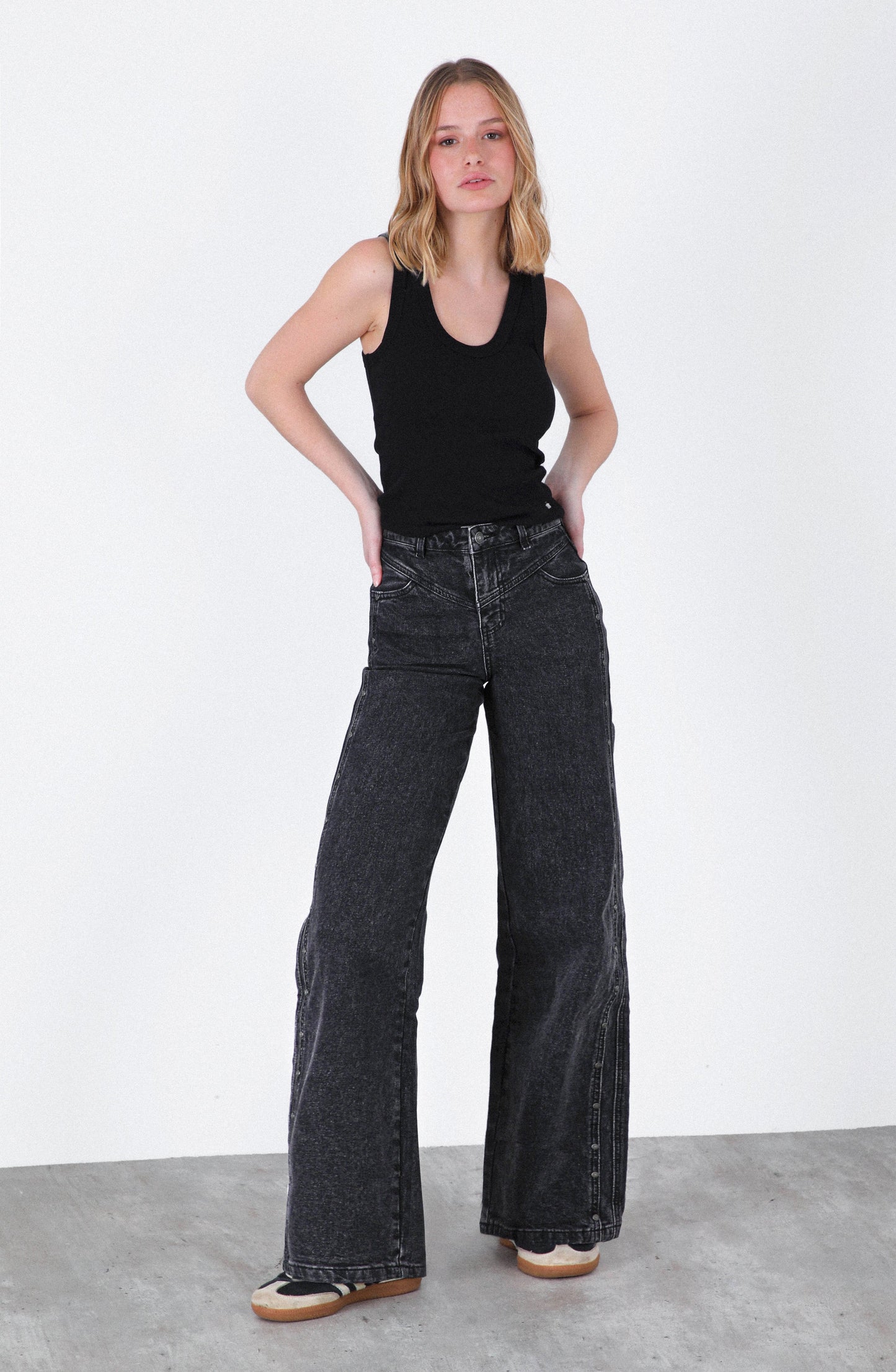 Pantalón Cortes Black